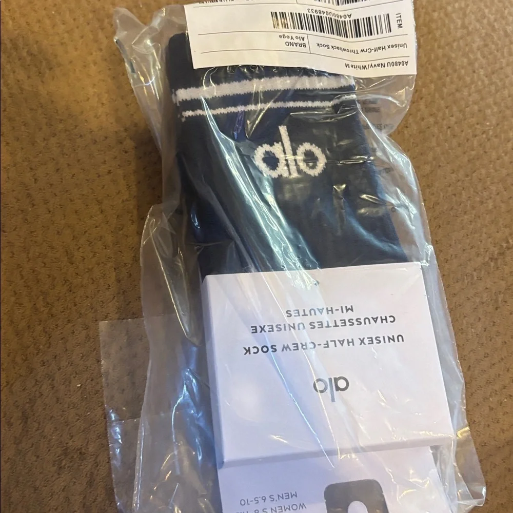 Alo Yoga Throwback Barre Socks Black Ribbed Crew Athletic Athleisure Medium